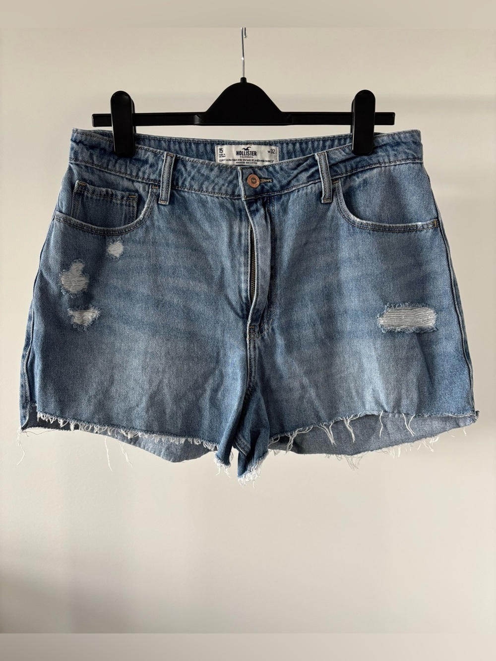 | Hollister | Curvy Ultra High-Rise Vintage Relaxed Mom Shorts size 15 / 32
